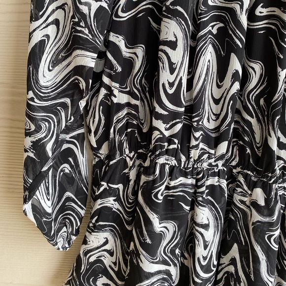 NWT Women’s Tiered Mini Dress with Smock Neck - Picture 5 of 8